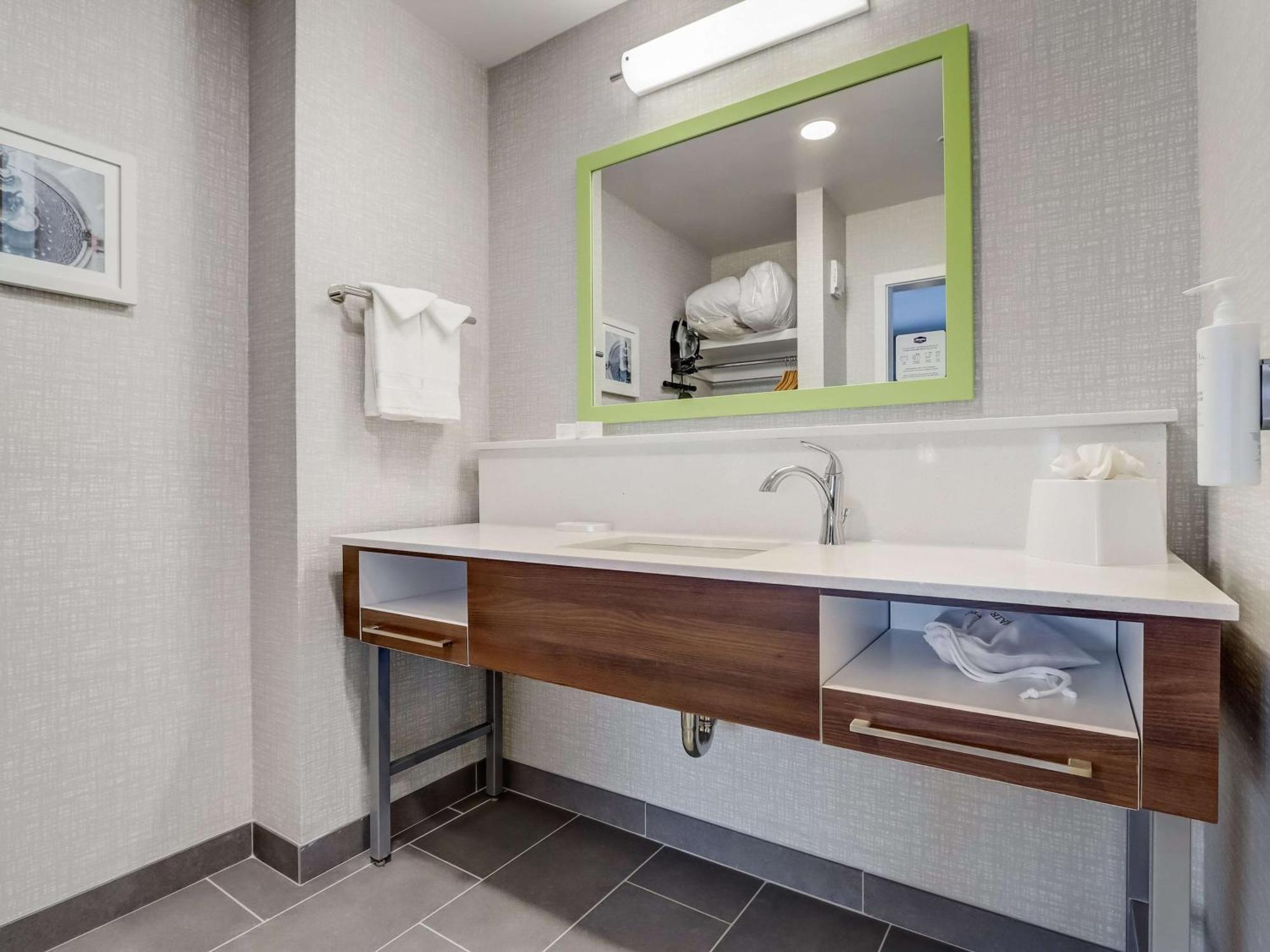Hampton Inn & Suites Cincinnati Midtown Rookwood 외부 사진